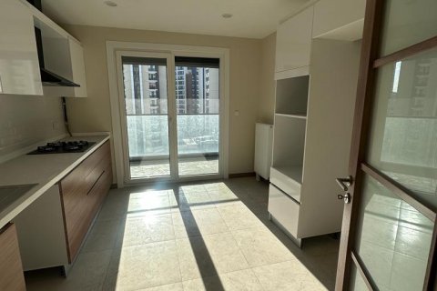 3+1 Apartment in Istanbul, Turkey No. 16330 5