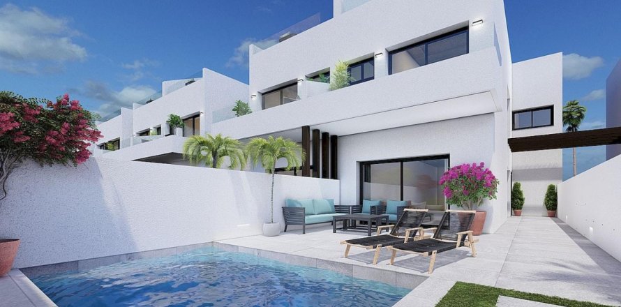 4 bedrooms Villa in Torre de la Horadada, Spain No. 26381