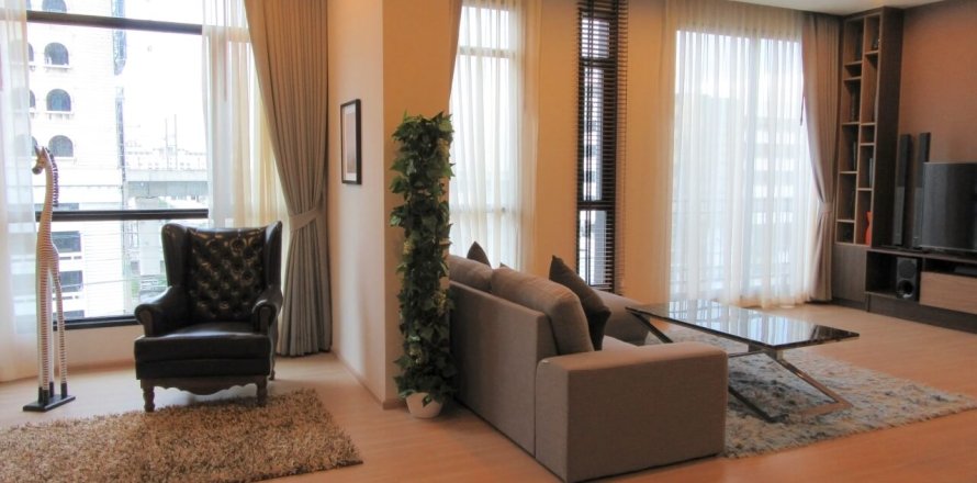 4 bedrooms Condo  in Bangkok, Thailand No. 409