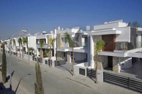 4 dormitorios House en Larnaca, Cyprus No. 74109 4