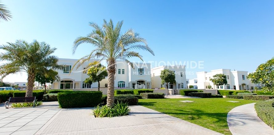 2 bedrooms Townhouse in Al Ghadeer, UAE No. 3449