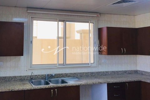 5 bedrooms Villa in Baniyas, UAE No. 3448 9