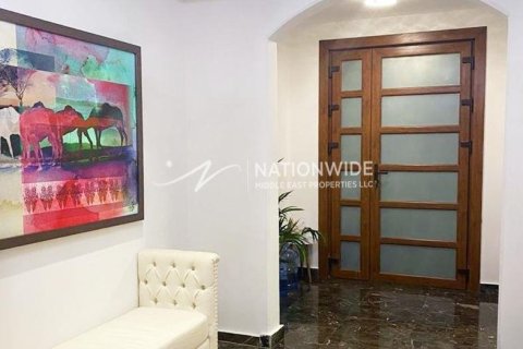 4 bedrooms Villa in Abu Dhabi Gate City, UAE No. 3444 8