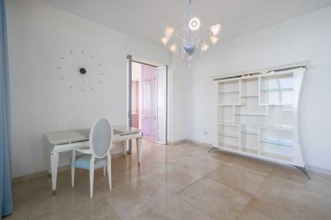 3 bedrooms Penthouse in Limassol, Cyprus No. 76305 8