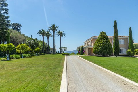 7 bedrooms Villa in Antibes, France No. 67958 5