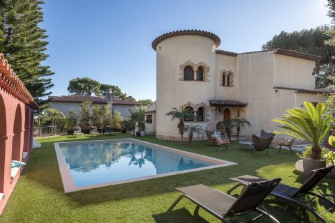 4 bedrooms Villa in Antibes, France No. 67957 1