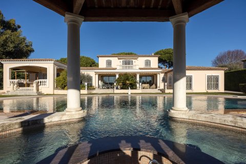 5 bedrooms Villa in Antibes, France No. 67956 5