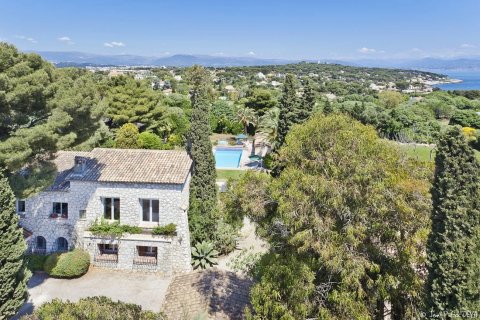 263m² Villa in Antibes, France No. 67967 10