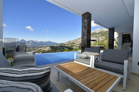 4 bedrooms Villa in Altea, Spain No. 26411 2