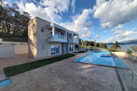 3 bedrooms Villa in Corfu, Greece No. 55786 3