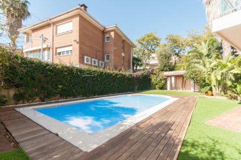 4 dormitorios House en Sant Just Desvern, Spain No. 25445 3