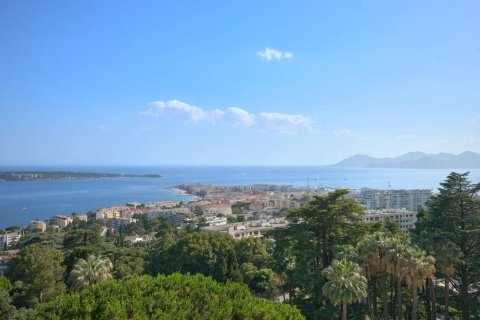 3 dormitorios Apartment en Cannes, France No. 75924 2