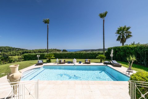 3 bedrooms Villa in Vallauris, France No. 69198 3