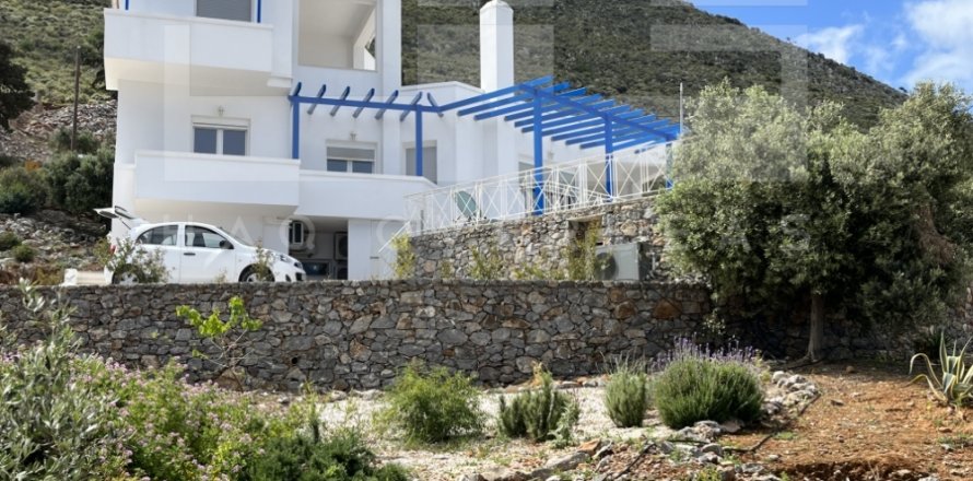 4 bedrooms Villa in Chania, Greece No. 24419