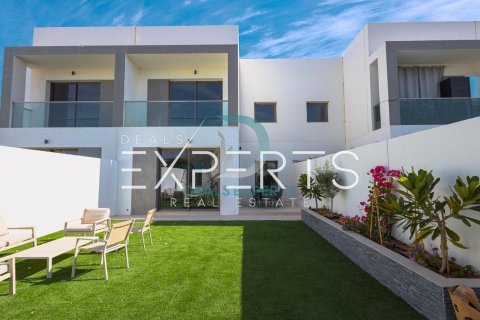 2 bedrooms Townhouse on the Yas Acres, UAE No. 10334 1