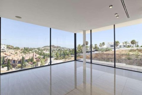 6 bedrooms Villa in Nueva Andalucia, Spain No. 27388 29