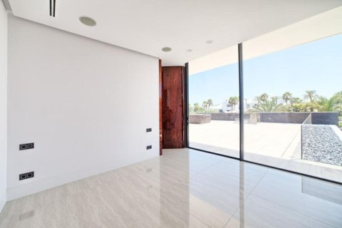 6 bedrooms Villa in Nueva Andalucia, Spain No. 27388 28