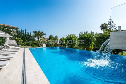 9 bedrooms Villa in Marbella, Spain No. 27467 6