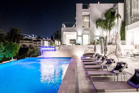 9 bedrooms Villa in Marbella, Spain No. 27467 11