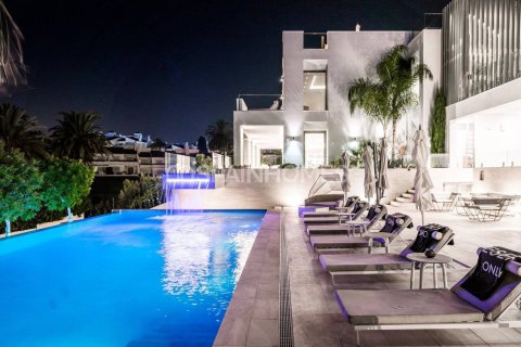 9 bedrooms Villa in Marbella, Spain No. 27467 10