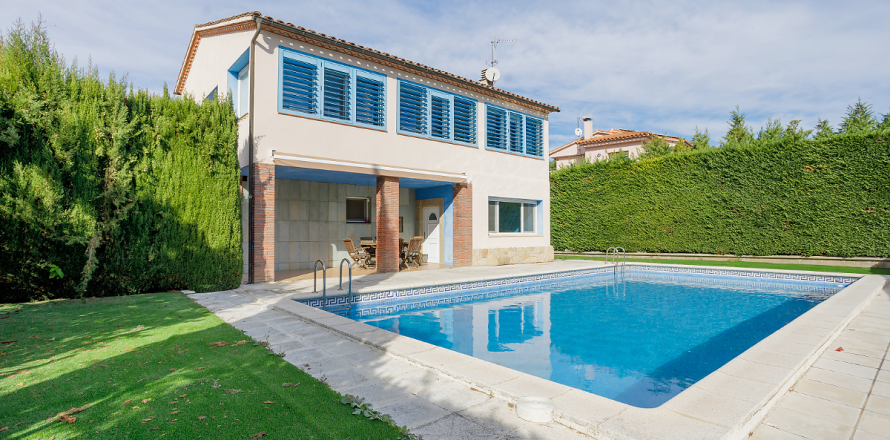 4 dormitorios House en Lloret de Mar, Spain No. 26877