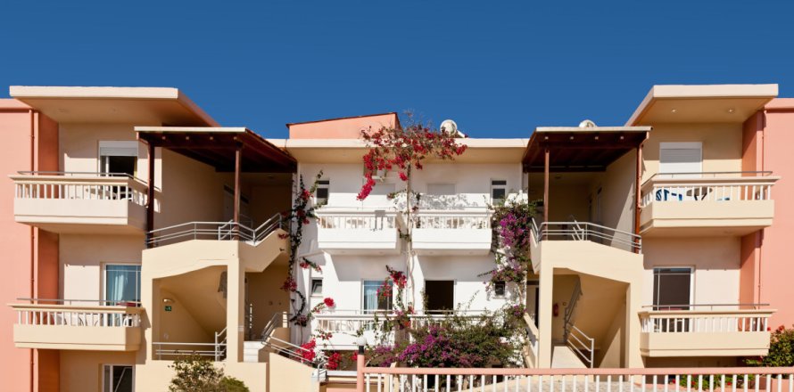 980m² Hotel in Chania, Greece No. 58124