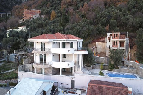 4 dormitorios House en Budva, Montenegro No. 66747 1