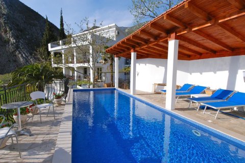 5 dormitorios House en Budva, Montenegro No. 66749 1