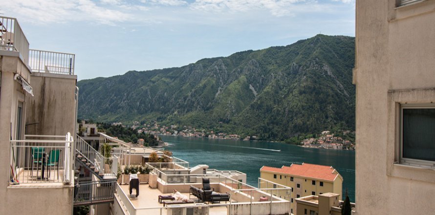 2 dormitorios Apartment en Kotor, Montenegro No. 66745