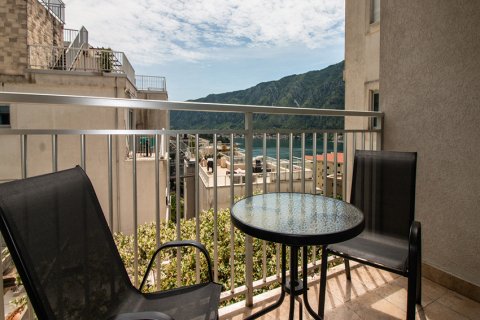 2 dormitorios Apartment en Kotor, Montenegro No. 66745 3