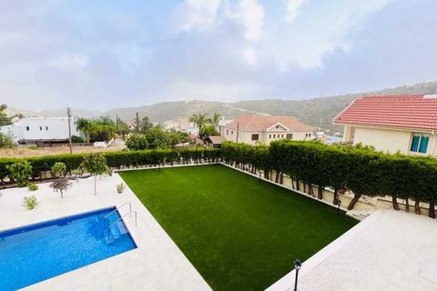 5 bedrooms Villa in Palodeia, Cyprus No. 63217 8