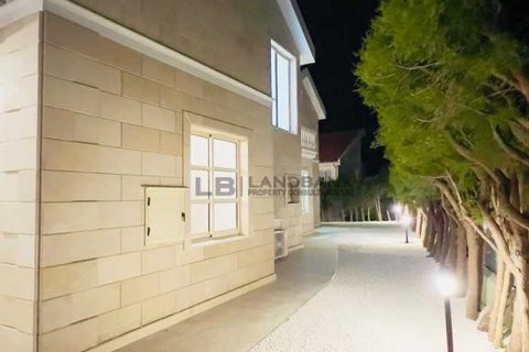 5 bedrooms Villa in Palodeia, Cyprus No. 63217 4