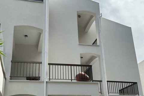 2 dormitorios Apartment en Agios Tychonas, Cyprus No. 72263 14