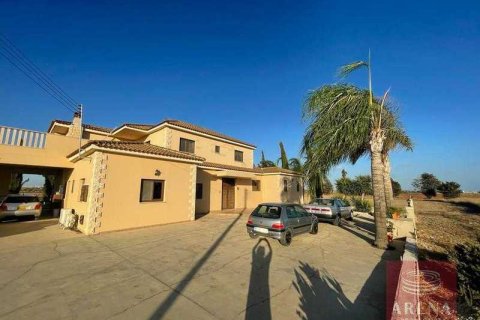 5 bedrooms Villa in Liopetri, Cyprus No. 28763 4