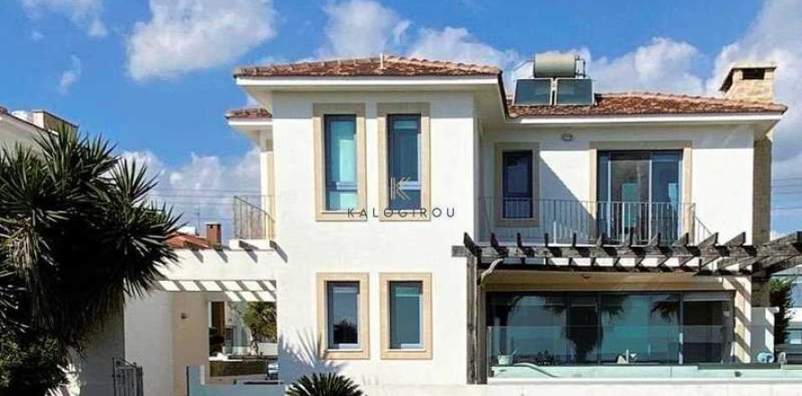 3 bedrooms House in Ayia Napa, Cyprus No. 28766