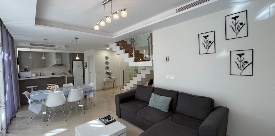 3 dormitorios Apartment en Villajoyosa, Spain No. 25909