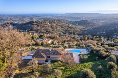 5 bedrooms Villa in Chateauneuf-Grasse, France No. 67245 1