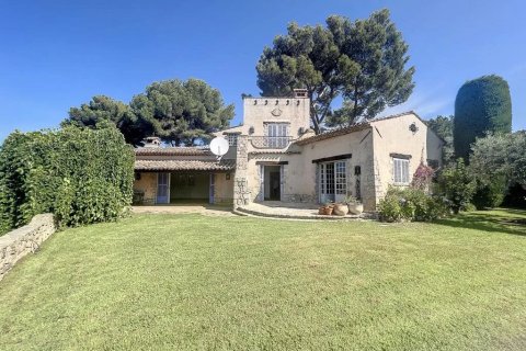 4 bedrooms Villa in Le Cannet, France No. 67280 2