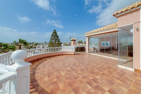 5 dormitorios Villa en La Zenia, Spain No. 27663 4