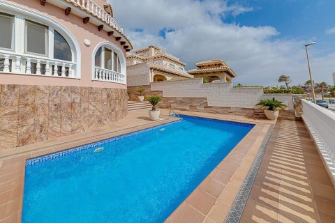 5 bedrooms Villa in La Zenia, Spain No. 27663 8