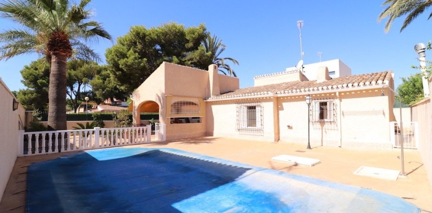 4 dormitorios Apartment en Torrevieja, Spain No. 27702