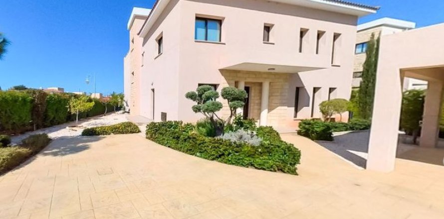 4 dormitorios Villa en Kouklia, Cyprus No. 75780