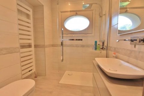 3 dormitorios Apartment en Antibes, France No. 75775 11