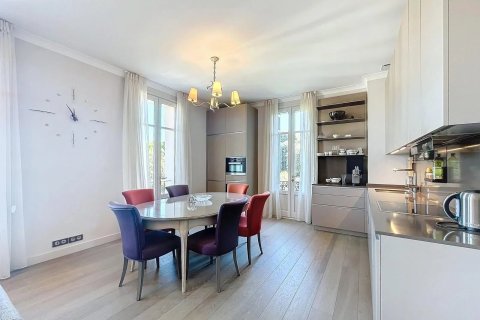 3 dormitorios Apartment en Antibes, France No. 75775 4