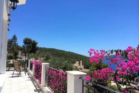 4 bedrooms Villa in Poros, Greece No. 56475 3