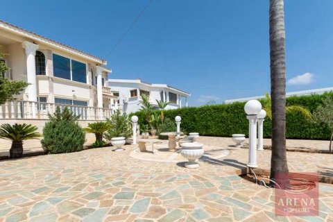 4 dormitorios Villa en Paralimni, Cyprus No. 63103 3