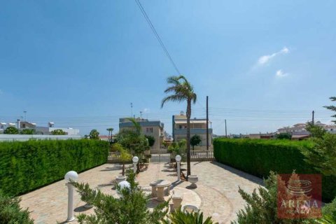 4 dormitorios Villa en Paralimni, Cyprus No. 63103 5