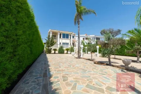 4 bedrooms Villa in Paralimni, Cyprus No. 63103 4