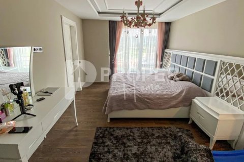 5 rooms Apartment in Kepez, Turkey No. 13979 17