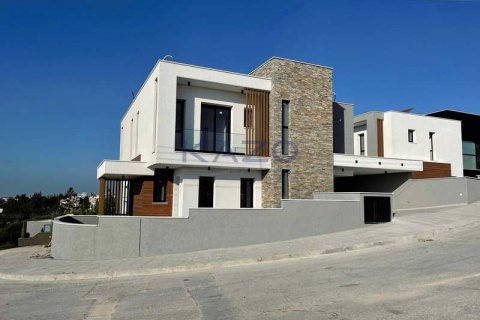 5 dormitorios House en Germasogeia, Cyprus No. 65524 1